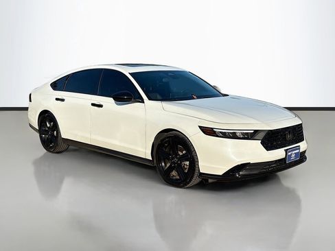 Used 2023 Honda Accord Sport image 3