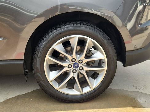 Used 2018 Ford Edge Titanium w/ Equipment Group 302A FWD image 33
