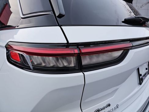 Certified 2022 Jeep Grand Cherokee Summit w/ Adv Protech Group IV image 32