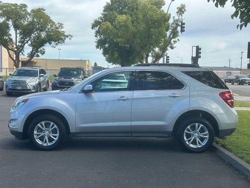 Used 2017 Chevrolet Equinox LT w/ Convenience Package FWD image 4