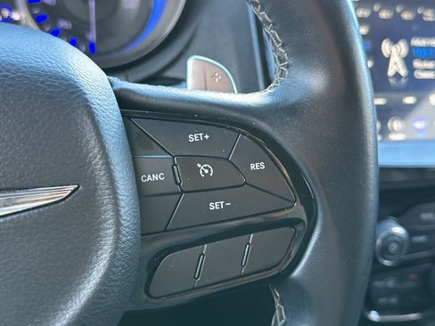 Used 2018 Chrysler 300 S RWD image 37