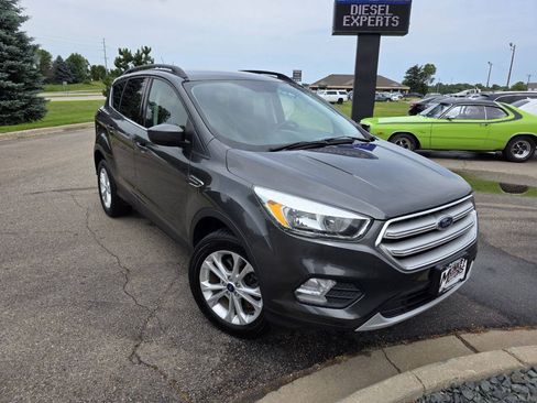 Used 2018 Ford Escape SE AWD/4WD image 3