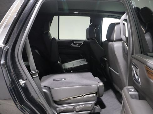 Used 2024 Chevrolet Tahoe Premier AWD/4WD image 19