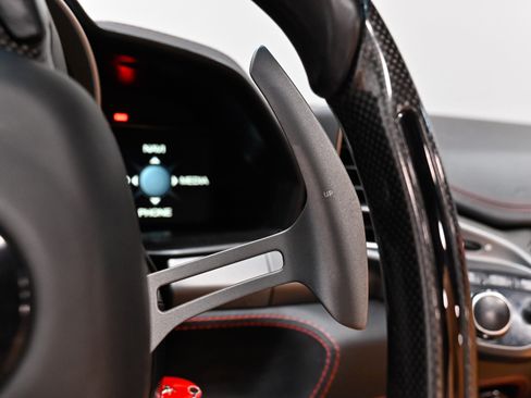 Used 2013 Ferrari 458 Spider RWD image 44