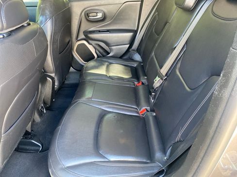 Used 2017 Jeep Renegade Limited AWD/4WD image 17