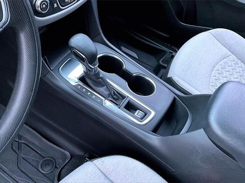 Used 2024 Chevrolet Equinox LS w/ LS Convenience Package image 18