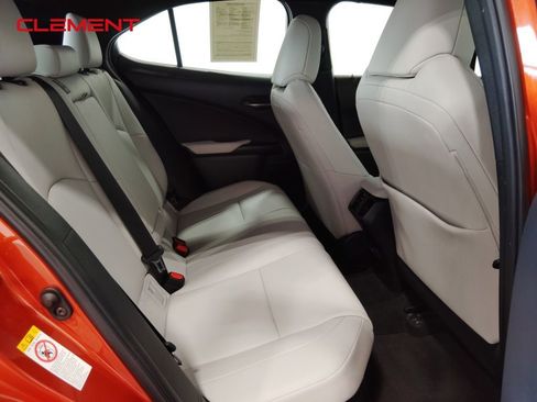 Used 2019 Lexus UX 250h w/ Premium Package image 34