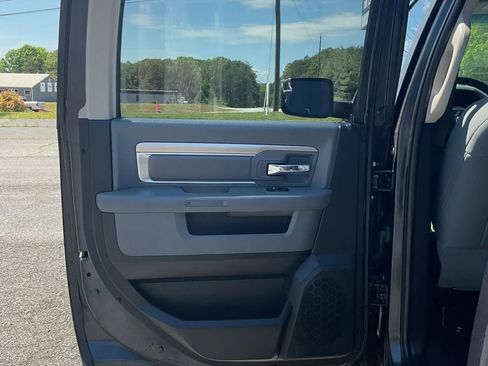 Used 2017 RAM 1500 Classic SLT AWD/4WD image 43