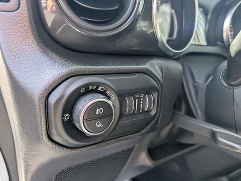 Used 2022 Jeep Gladiator Sport AWD/4WD image 15