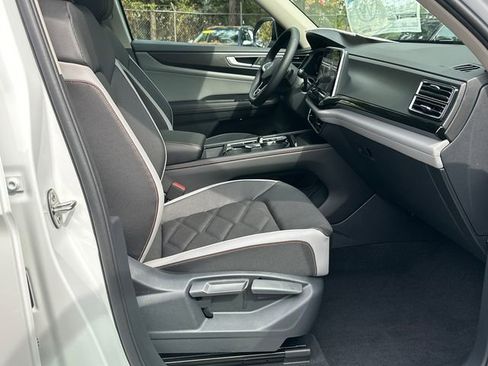 New 2026 Volkswagen Atlas Peak Edition AWD/4WD image 13