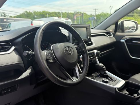 Used 2020 Toyota RAV4 LE AWD/4WD image 27