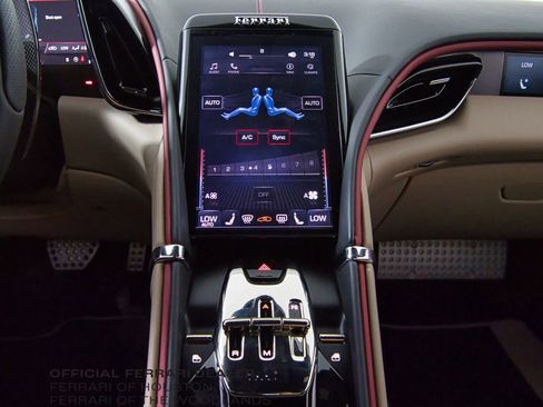 Used 2023 Ferrari Roma image 12