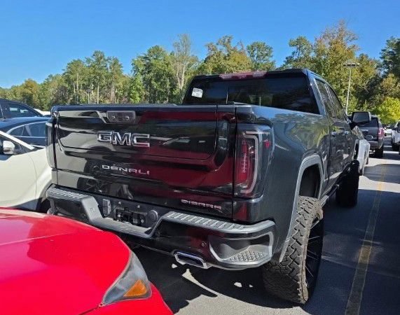 Used 2022 GMC Sierra 1500 Denali Ultimate AWD/4WD image 3