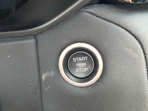 Used 2025 Land Rover Range Rover Velar S image 31