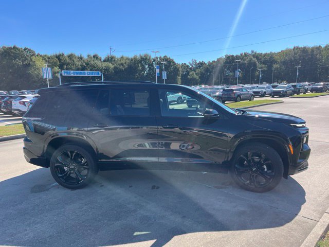 New 2027 Chevrolet Traverse RS w/ LPO, Floor Liner Package FWD image 11