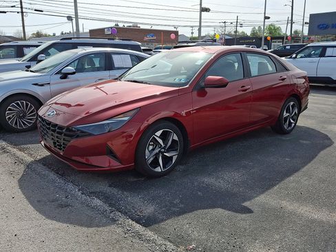 Certified 2023 Hyundai Elantra SEL w/ Convenience Package image 3