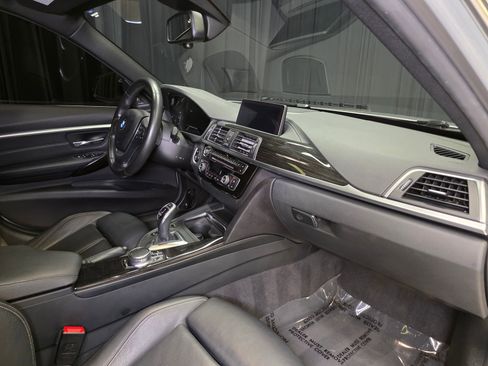 Used 2018 BMW 340i xDrive Sedan AWD/4WD image 2