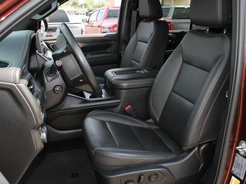 Certified 2022 Chevrolet Tahoe Z71 w/ Luxury Package AWD/4WD image 19