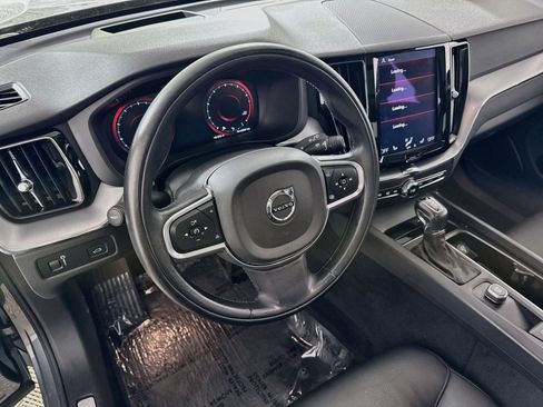 Used 2018 Volvo XC60 T6 Momentum w/ Advanced Package AWD/4WD image 12