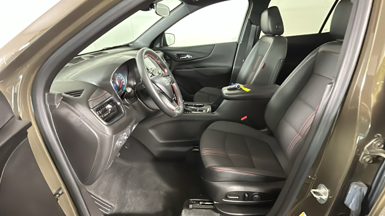Used 2024 Chevrolet Equinox RS AWD/4WD image 13