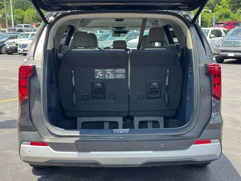Used 2025 Kia Carnival EX FWD image 5