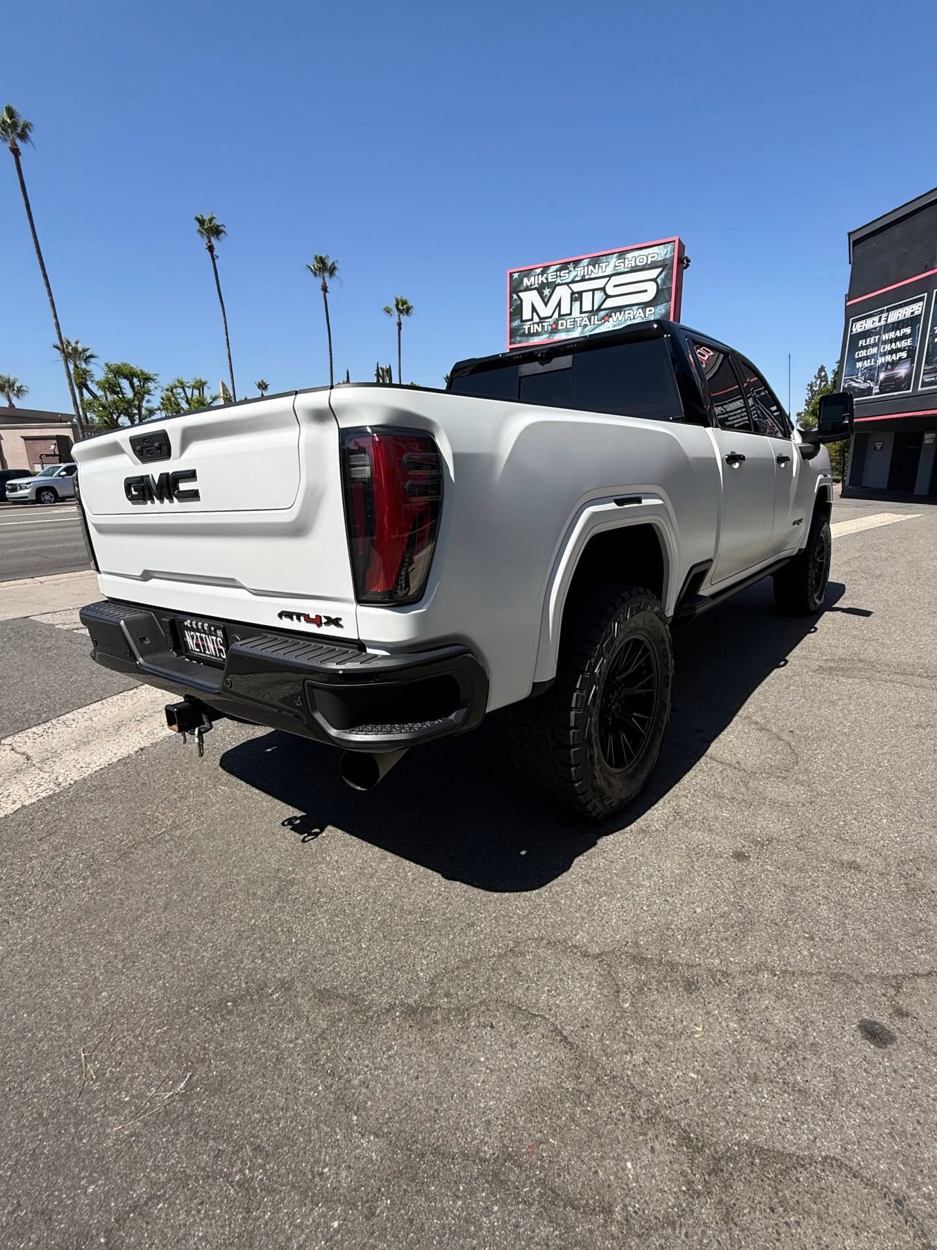 Used 2024 GMC Sierra 2500 AT4X AWD/4WD image 10