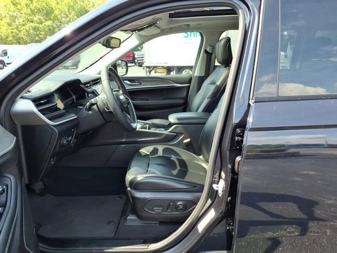 Used 2024 Jeep Grand Cherokee Limited 4xe AWD/4WD image 4