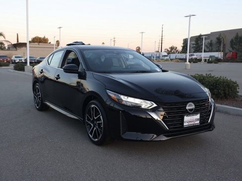 New 2025 Nissan Sentra SR image 2
