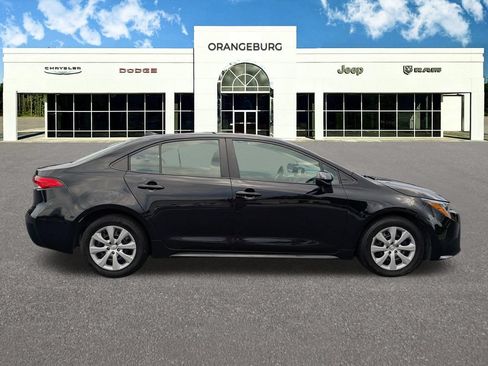 Used 2024 Toyota Corolla LE FWD image 9