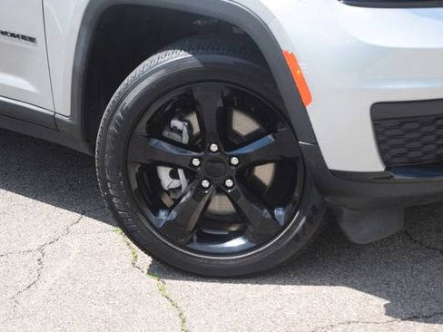 Used 2023 Jeep Grand Cherokee L Laredo AWD/4WD image 32