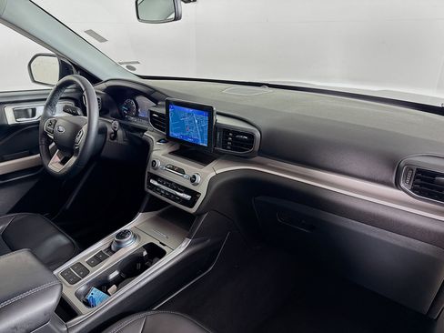 Used 2023 Ford Explorer XLT w/ Equipment Group 202A image 37