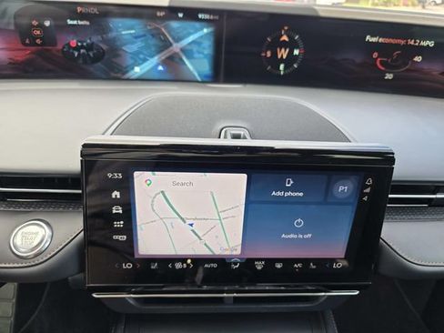 Certified 2025 Lincoln Nautilus Premier w/ Jet Appearance Package AWD/4WD image 11