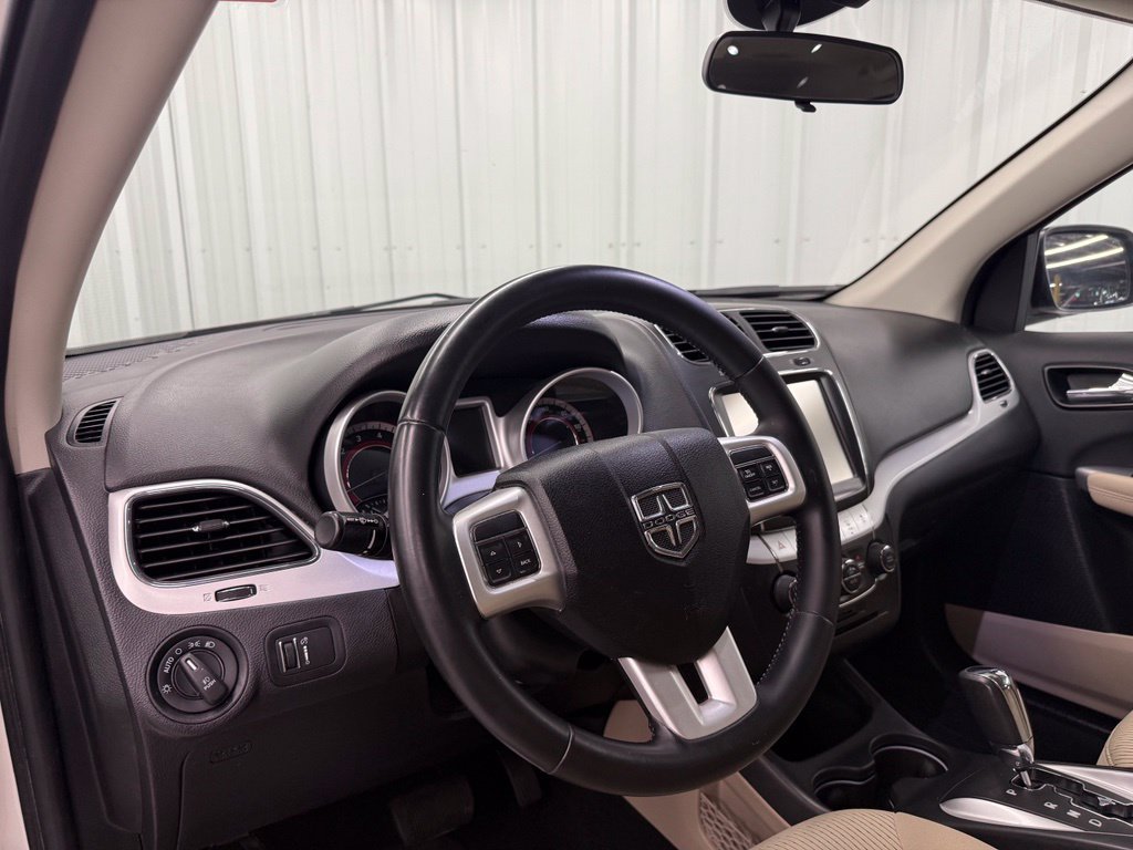 Used 2018 Dodge Journey SXT w/ Premium Group FWD image 18