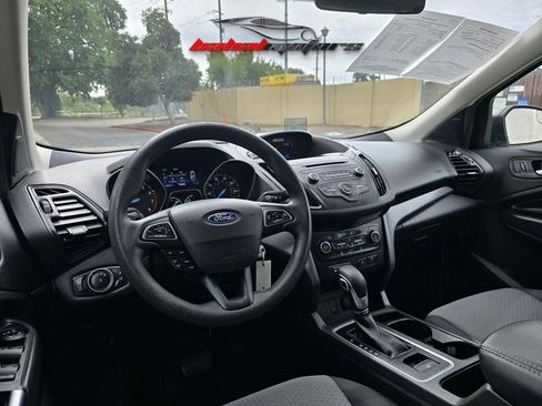 Used 2018 Ford Escape SE FWD image 17