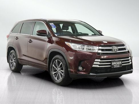 Used 2017 Toyota Highlander XLE AWD/4WD image 7