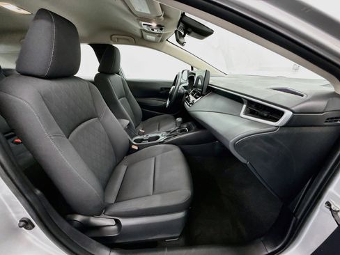 Used 2025 Toyota Corolla LE FWD image 30
