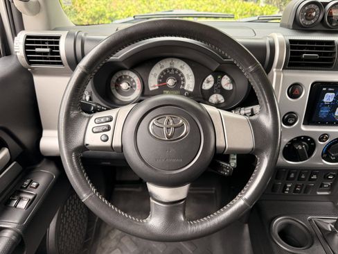Used 2007 Toyota FJ Cruiser 4WD image 23