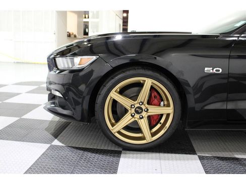 Used 2015 Ford Mustang GT image 9