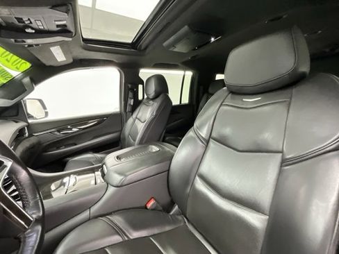 Used 2020 Cadillac Escalade ESV Platinum image 6
