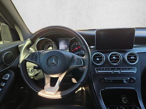 Used 2018 Mercedes-Benz GLC 300 4MATIC image 17