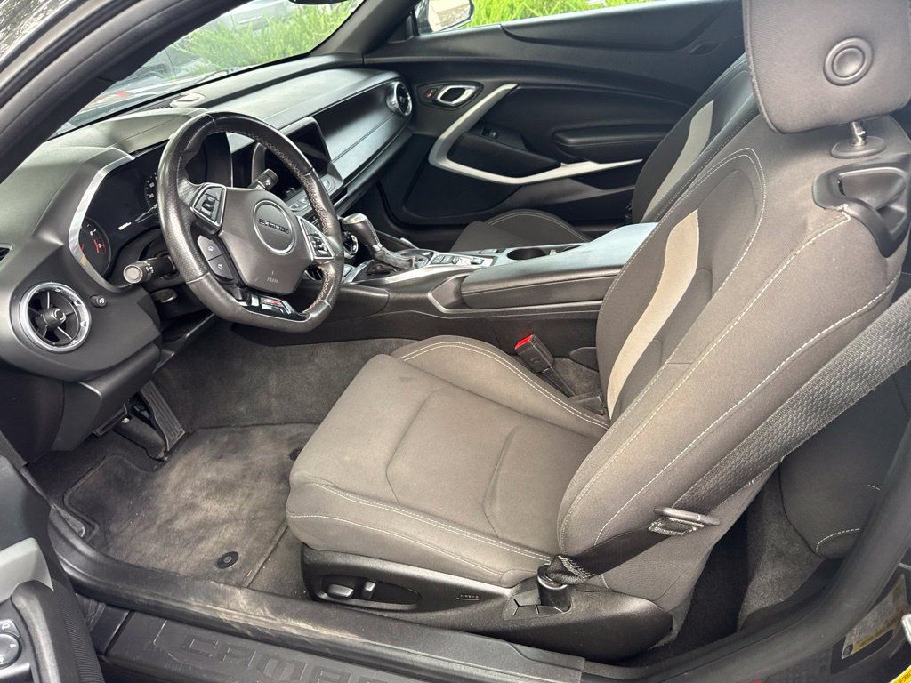 Used 2018 Chevrolet Camaro SS RWD image 5