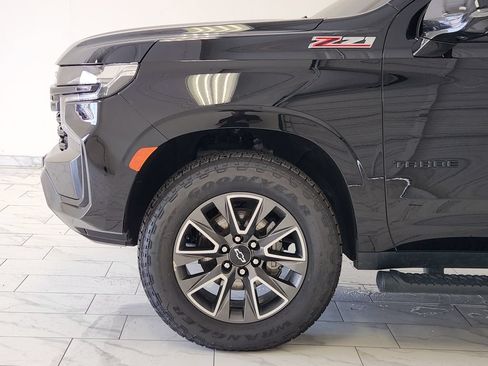 Used 2024 Chevrolet Tahoe Z71 w/ Luxury Package AWD/4WD image 8
