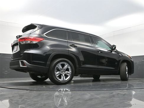 Used 2019 Toyota Highlander Limited image 33