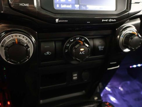 Used 2018 Toyota 4Runner TRD Off-Road Premium image 45