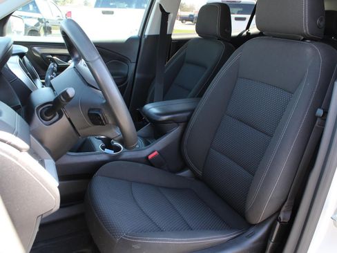 Used 2022 GMC Terrain SLE w/ Driver Convenience Package image 16