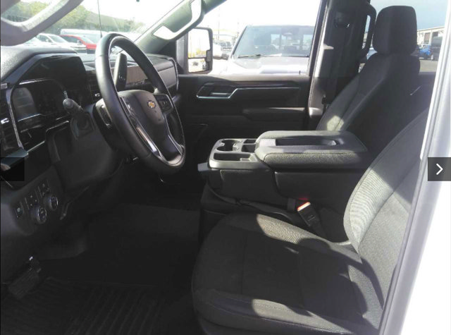 Used 2025 Chevrolet Silverado 2500 LT w/ Convenience Package AWD/4WD image 5