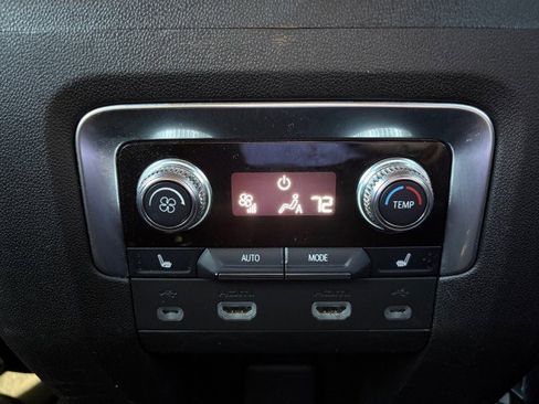 Used 2021 GMC Yukon XL AT4 w/ AT4 Premium Plus Package image 16