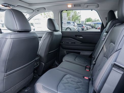 New 2026 Nissan Pathfinder Platinum AWD/4WD image 26