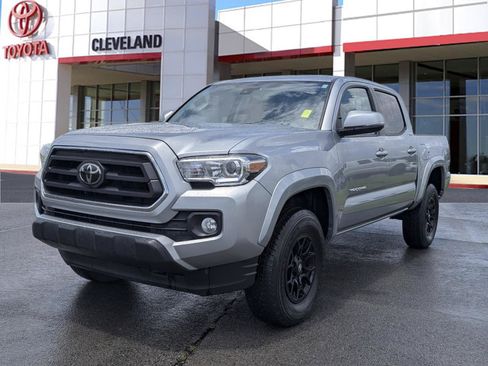 Used 2022 Toyota Tacoma SR5 w/ Technology Package RWD image 5
