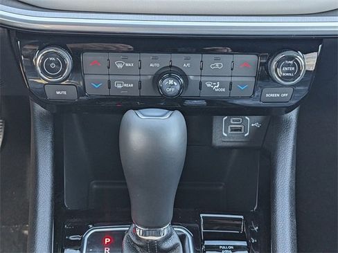 New 2025 Jeep Compass Limited w/ Sun & Sound Group image 15